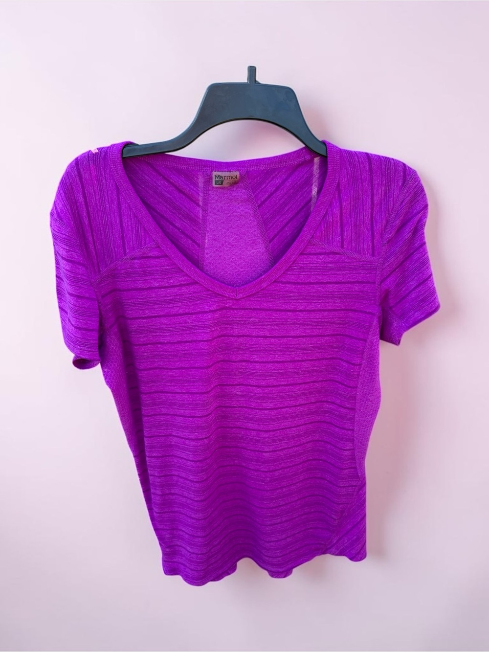 Marmot Bright Purple Textured‎ V-Neck Short Sleeve Top